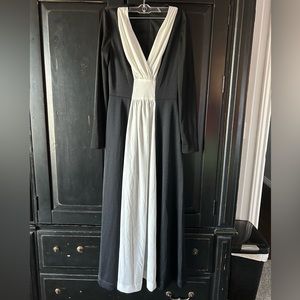 60s and 70s Vintage Classic V-neck Maxi Dress. Fits S-M, 6-10.